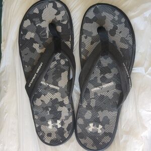 Under Armour flip flops new men's size 13 camo grey